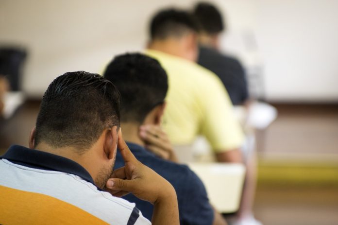 20.04.09-Manchete-mudança-calendario-proc-seletivo-GFD8622TRAw