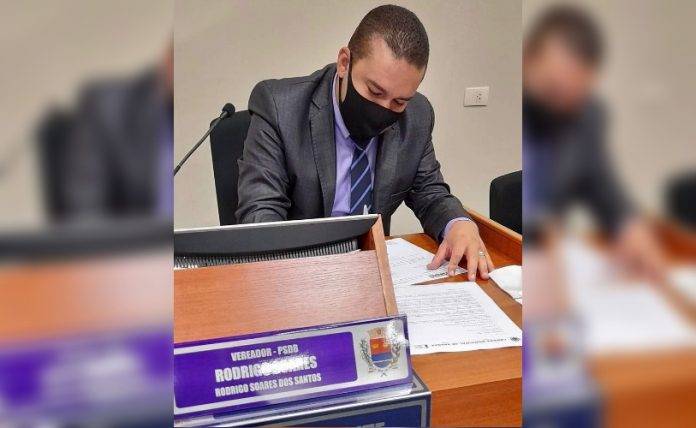 ca75ffc5-de63-4b5c-97a8-45417dd30688-side