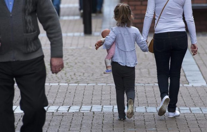 1240873057-pedofilia-crianca