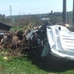 Motorista sai ileso após caminhão ficar destruído em acidente na cidade de Araras, SP